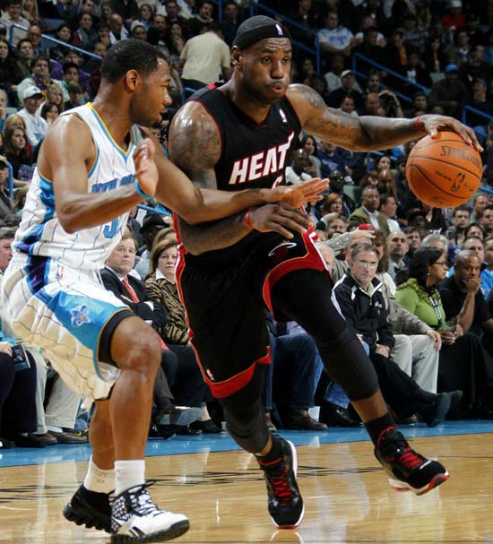 詹姆斯以低 詹姆斯以低